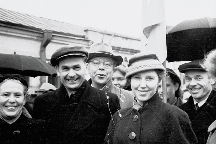 Left to right: V. V. Khvostova, D. K. Belyaev, N. A. Plokhinskiy, T. A. Toropanova. May of 1958