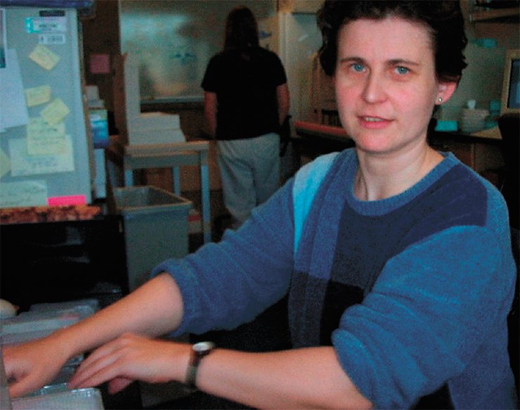 Elena Seraia at her workplace in the Stanford Functional Genomics Facility, 2002
