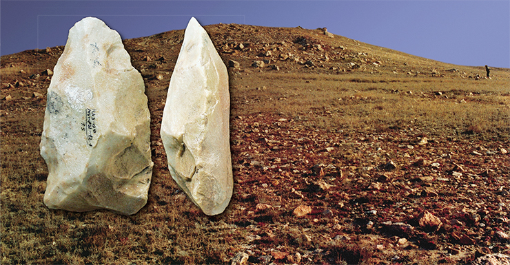 В Казахстане, в горах Мугоджары на одном квадратном метре поверхности можно найти десятки древних ручных рубил – бифасов 