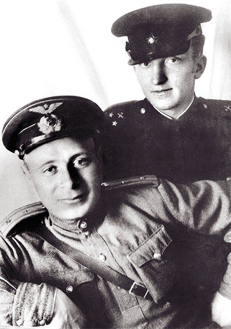 On June 23, 1941, Andrei Budker passed his last state exam. During World War II, the graduate of Moscow State University served as an artillery officer (on the right)