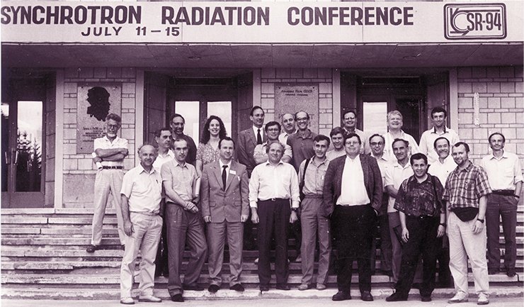 At first, chemists were just listeners and students at synchrotron radiation conferences, which necessarily included the FEL section