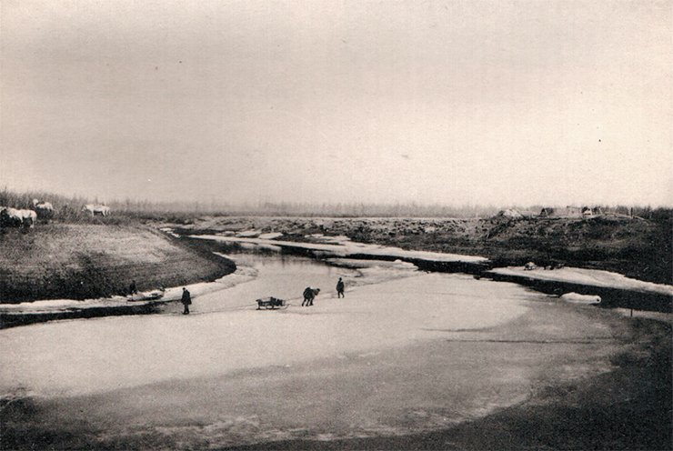 Crossing the Alazeya River. Photo by Sedov. From: (Tolmachoff, 1911)