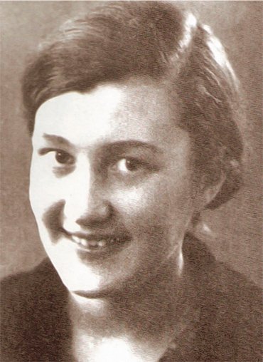Tatiana A. LUKINA (1917—1999), Candidate of Philology, disciple of N. Ya. Marr, worked for the Leningrad Department of the Vavilov Institute for the History of Science and Technology, USSR Academy of Sciences, from 1953 to the end of her life. She was a science historian, representative of B. Ye. Raikov’s academic school, and author of books about M. S. Merian, A. P. Protasov, I. I. Lepehin, K. M. Bar, J. F. Eschscholtz, and B. Ye. Raikov 