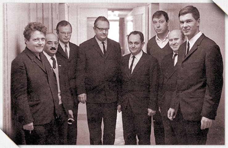 Lavrentyev’s students from MIPT, who moved to Novosibirsk in 1958 to work at the Institute of Hydrodynamics. Left to right: Yu. A. Trishin, M. E. Topchiyan, V. V. Mitrofanov, B. V. Voitsekhovsky, L. A. Lukyanchikov, Yu. I. Fadeenko, V. L. Istomin, and V. M. Titov. The photo was taken in 1970 at the anniversary of the establishment of MIPT. From the archive of the Lavrentyev Institute of Hydrodynamics SB RAS