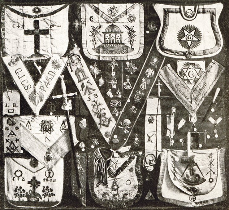 The exhibition of 1912 with objects from D. G. Burylin’s Masonic collection at the Exhibition “1812” in the hall “Moscow 1812”: clasps (aprons) and sashes for different Masonic charters comprising part of Masonic dress; Masonic bags and Masonic symbols of different charters