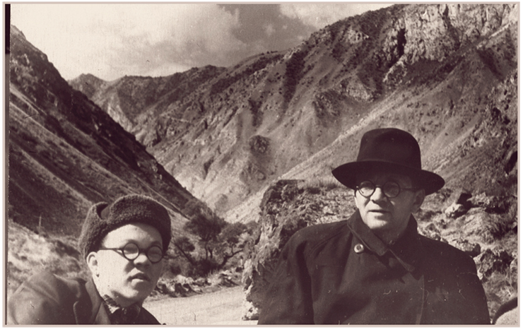 Отец и сын Добрецовы в горах Памира. 1953 г.