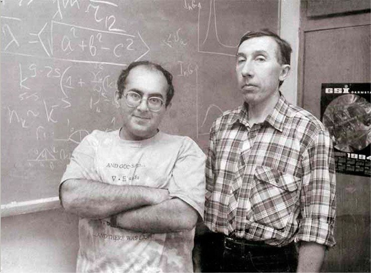 Г. Фалькович и В. Лебедев 20 лет назад, во время работы над теорией турбулентности