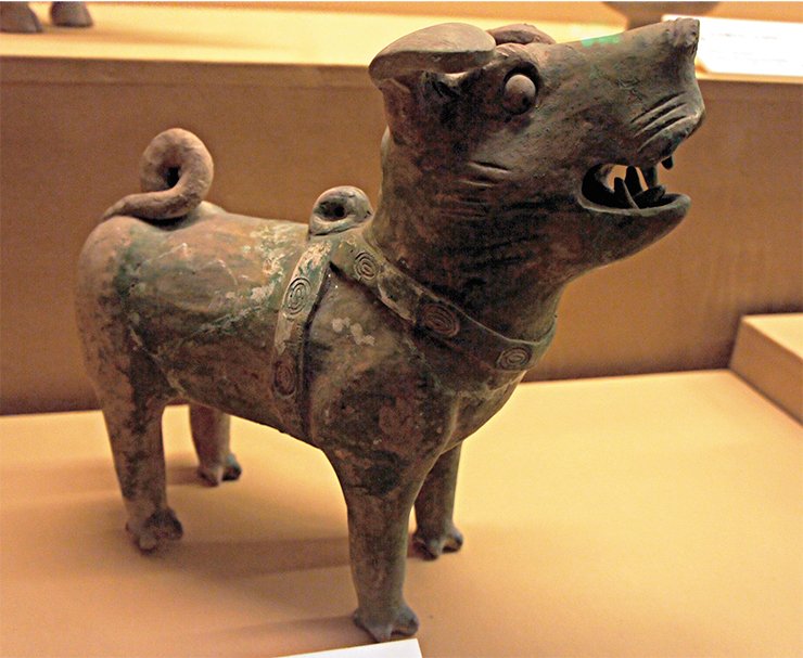 Керамическая фигурка собаки. Восточная Хань (25-220 гг. н.э.). Исторический музей провинции Шэньси