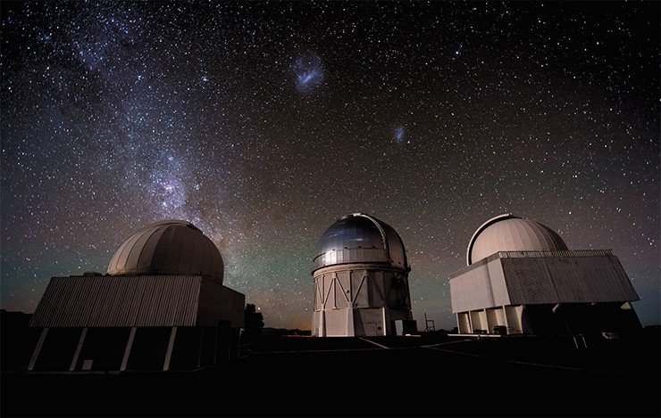 Набор телескопов для поиска темной материи обсерватории Cerro Tololo, Чили. Image credit: Fermilab