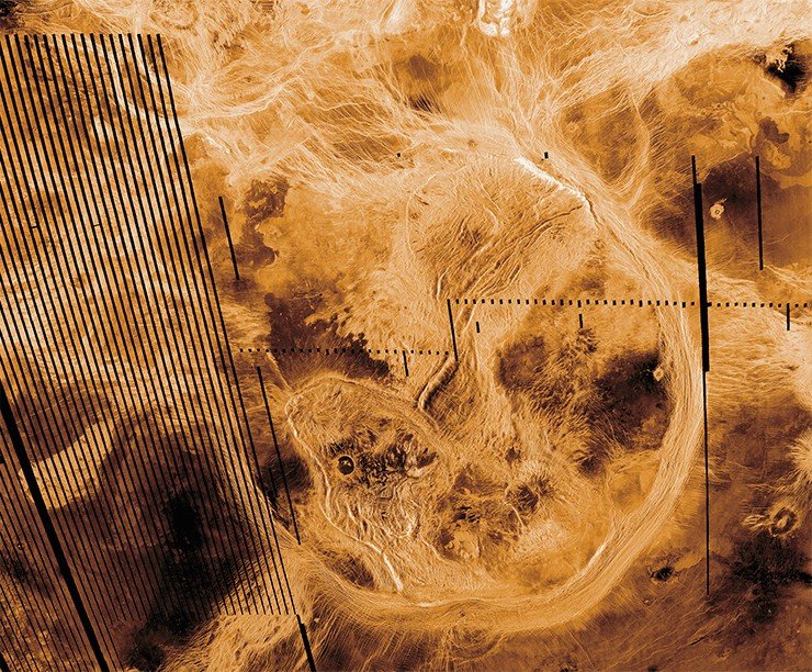 Геологическая структура («корона») Артемида является, предположительно, центром крупнейшей радиальной трещинно-дайковой системы с диамтром 12 тыс. км. Credit: NASA/JPL