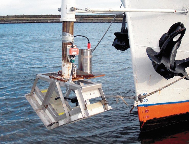 На судне была смонтирована мобильная штанга для прочного крепления погружаемого модуля