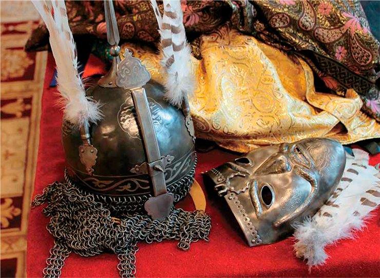 Samples of the dozens of defensive armor items reconstructed at Novosibirsk State University over the last decade: a Kazakh batyr’s helmet (17th to 18th century), a kula-hud Uzbek helmet, and a mask (16th to 17th century).Reconstruction by Yu. Filippovich