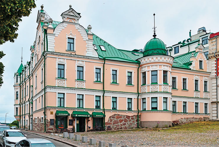 Former merchant’s house on the Staroi Ratushi Square in Vyborg, the family home of Anna Ch. Bering, née Pülse. © CC BY-SA 4.0/ Ludvig14 Former merchant’s house on the Staroi Ratushi Square in Vyborg, the family home of Anna Ch. Bering, née Pülse. © CC BY-SA 4.0/ Ludvig14