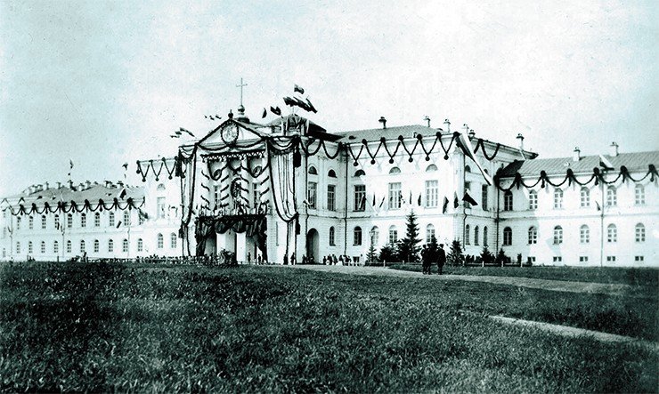 Главный корпус университета в день его посещения цесаревичем Николаем Александровичем (1891 г.)
