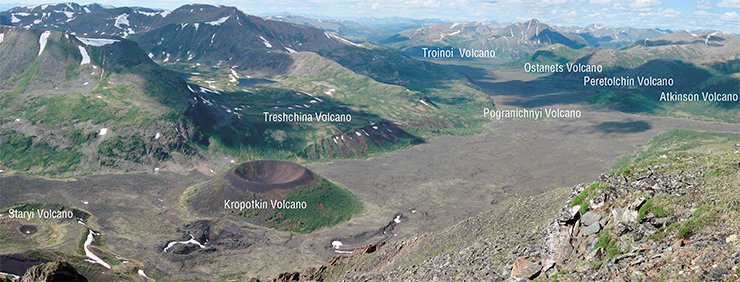 A cluster of cinder cones formed in the upper Khi-Gol valley. The volcanos vary in shape. Kropotkin, Peretolchin, and Staryi are common truncated cones with internal craters, whereas Treshchina and Solonets are fissures. In addition to the major volcanos, 500–700 m in diameter at the bottom, there are small cinder cones without craters: Pogranichnyi and Medvedev