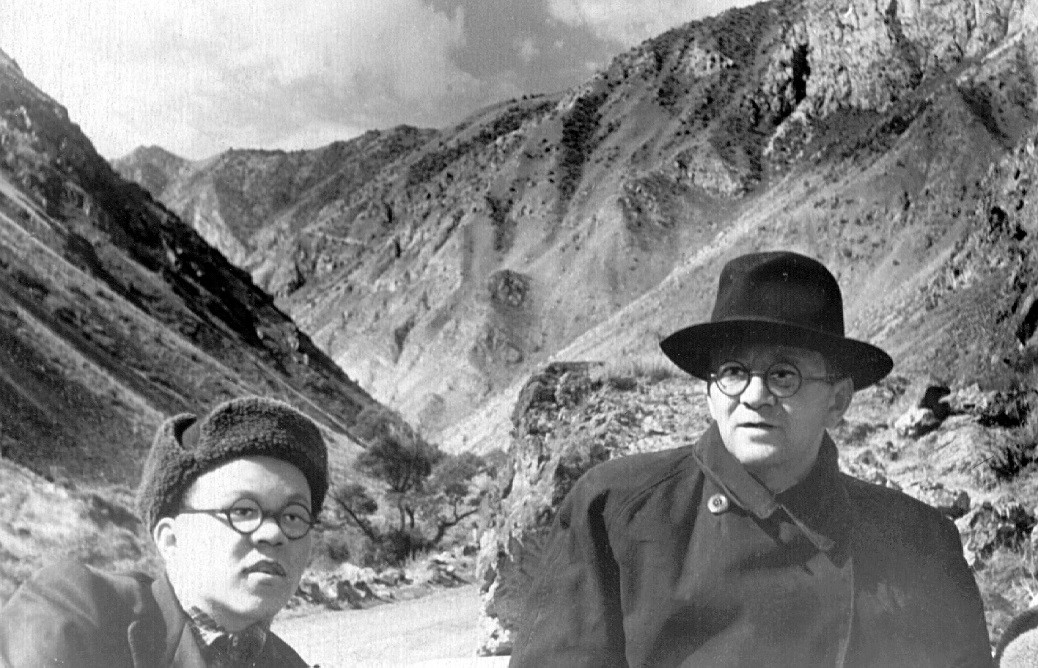 Отец и сын Добрецовы в горах Памира. 1953 г.