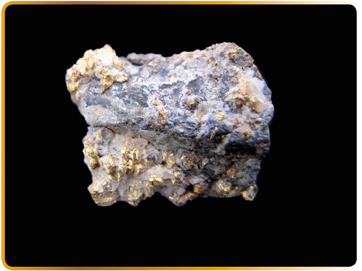 Золотые самородки, извлеченные из тектонической минерализованной зоны дробления
