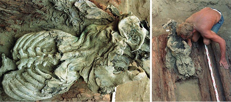 К. Чугунов зачищает мумифицированные останки. Курган 6, V—IV вв. до н. э. Фото С. Шапиро