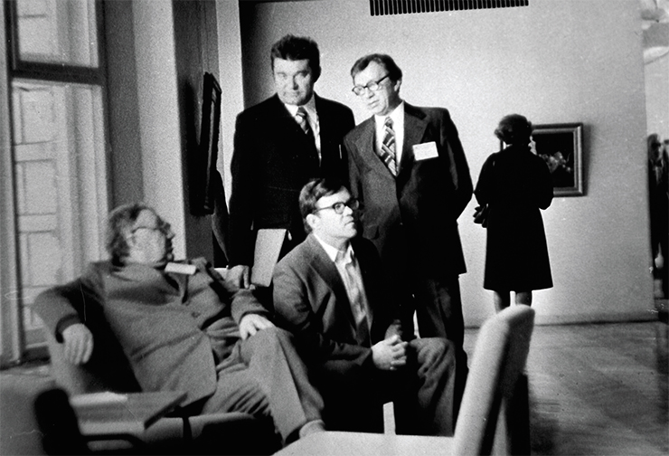 The International Assembly of the Mineralogical Association: Academician V. S. Sobolev, Professor N. L. Dobretsov, Corresponding Members of the AS USSR E. A. Kulish and V. A. Zharikov. 1978