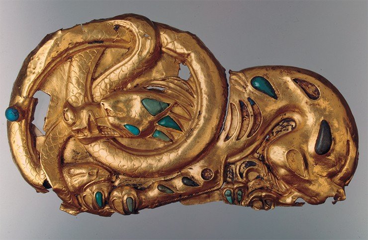 Поясная пластина-застежка. III—II вв. до н. э. Золото, бирюза