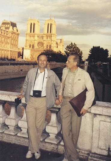 С академиком Н. А. Платэ в Париже, по пути в Лион на 33-ю Генеральную ассамблею Международного союза по теоретической и прикладной химии (ИЮПАК), на которой Коптюг был единогласно и безальтернативно избран вице-президентом. 1985 г.