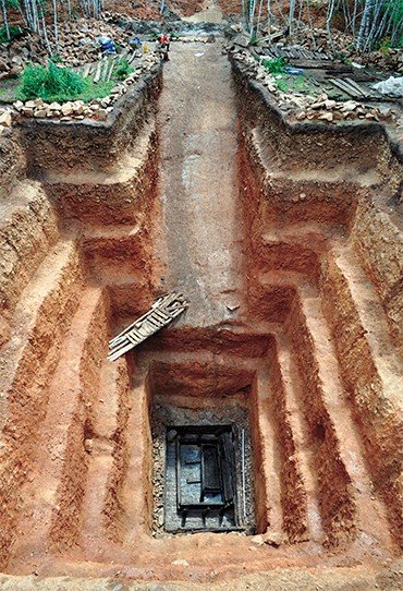 Так выглядела 16-метровая могильная яма 22-го ноин-улинского кургана после окончания раскопок