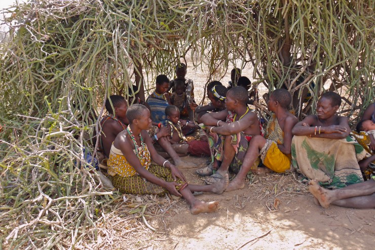 Народ хадза, живущий на севере Танзании, до сих пор живет охотой и собирательством и неохотно контактирует с цивилизацией. © CC BY-NC-SA 2.0/Rita Willaert