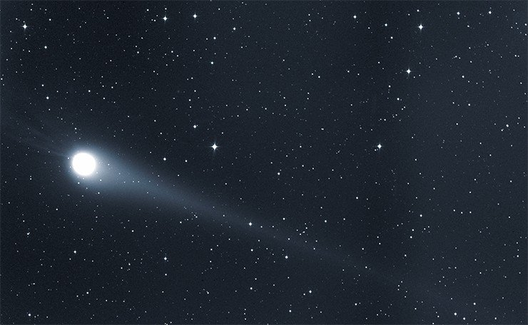 Это изображение кометы Лулинь получено в обсерватории Коуровка под Екатеринбургом. Яркий шлейф, протянувшийся вправо, – обычный пылевой хвост. Слева от головы кометы просматривается более слабая многолучевая структура – так называемый антихвост. Следует пояснить, что в проекте «Мастер», в рамках которого сделан снимок, используются исключительно монохромные цифровые матрицы. Для задач обнаружения новых объектов цвет не нужен, к тому же цветные матрицы дают более низкое разрешение, ведь пикселы, работающие на разные цвета, дополнительно разнесены в пространстве. Фото В. Крушинского