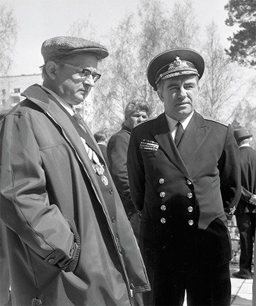 Б. В. Войцеховский и Г. С. Мигиренко на параде Победы в Новосибирске 9 мая 1969 г.