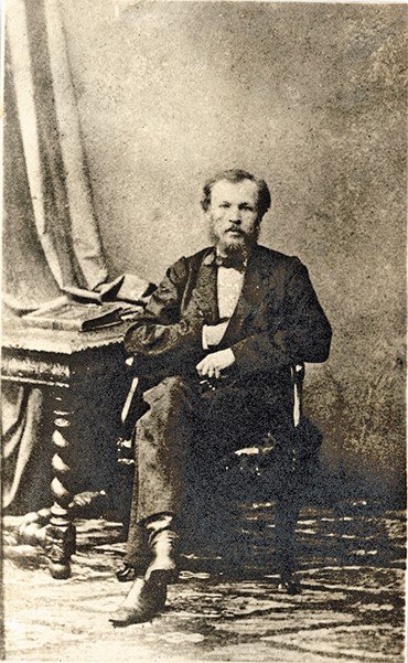 Д. И. Менделеев в апреле 1861 г. Фото С. Левицкого. Музей-архив Д. И. Менделеева СПбГУ